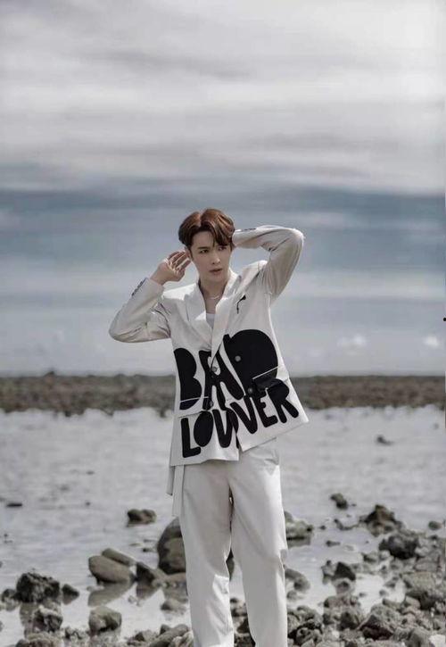 娱乐圈张艺兴吃瓜事件,真相与传闻的交织 第1张 娱乐圈张艺兴吃瓜事件,真相与传闻的交织 第1张